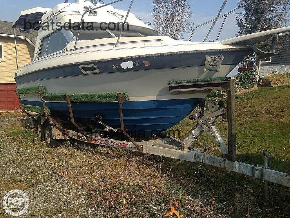 Bayliner 2556 Ciera Command Bridge ficha tecnica